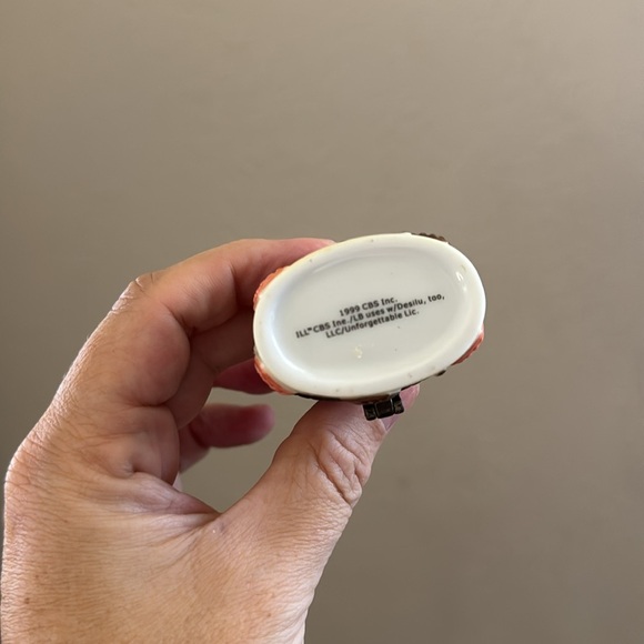 I LOVE LUCY PHB PORCELAIN HINGED TRINKET BOX MIDWEST OF CANNON Chocolate Factory - Picture 4 of 4